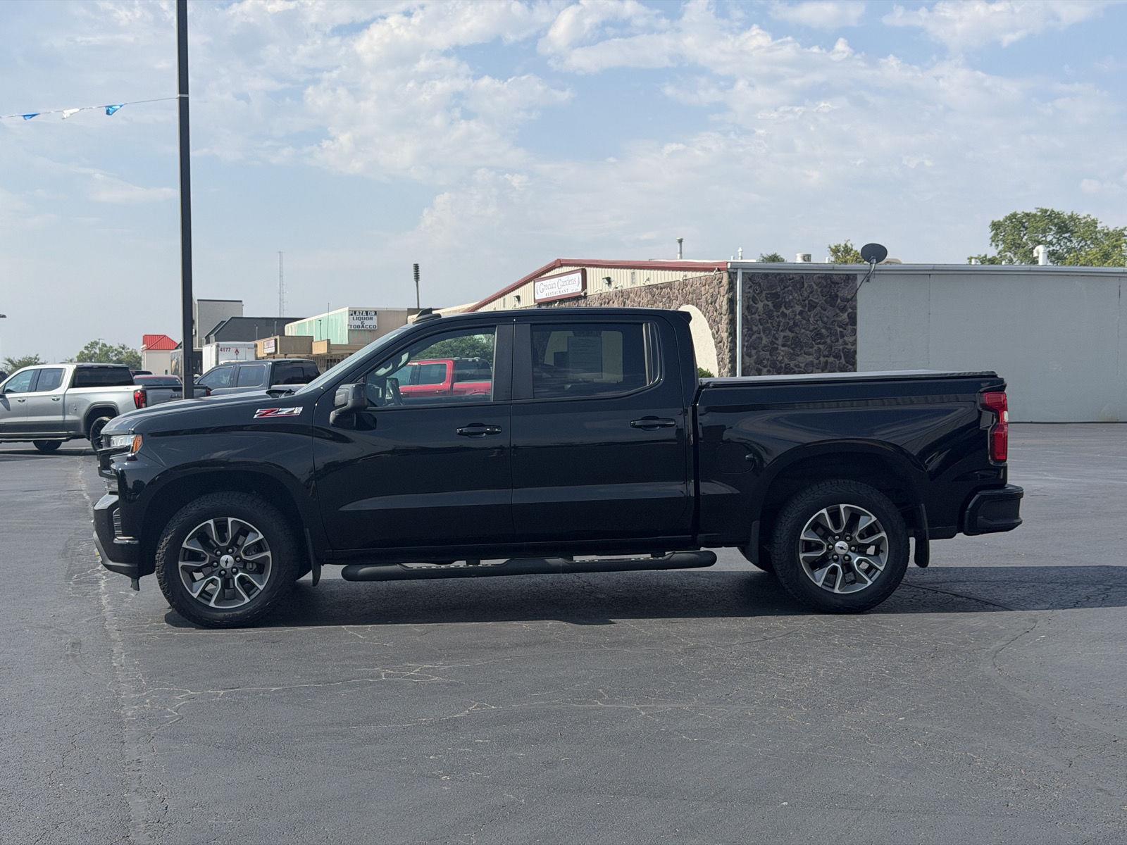 View vehicle photo 4