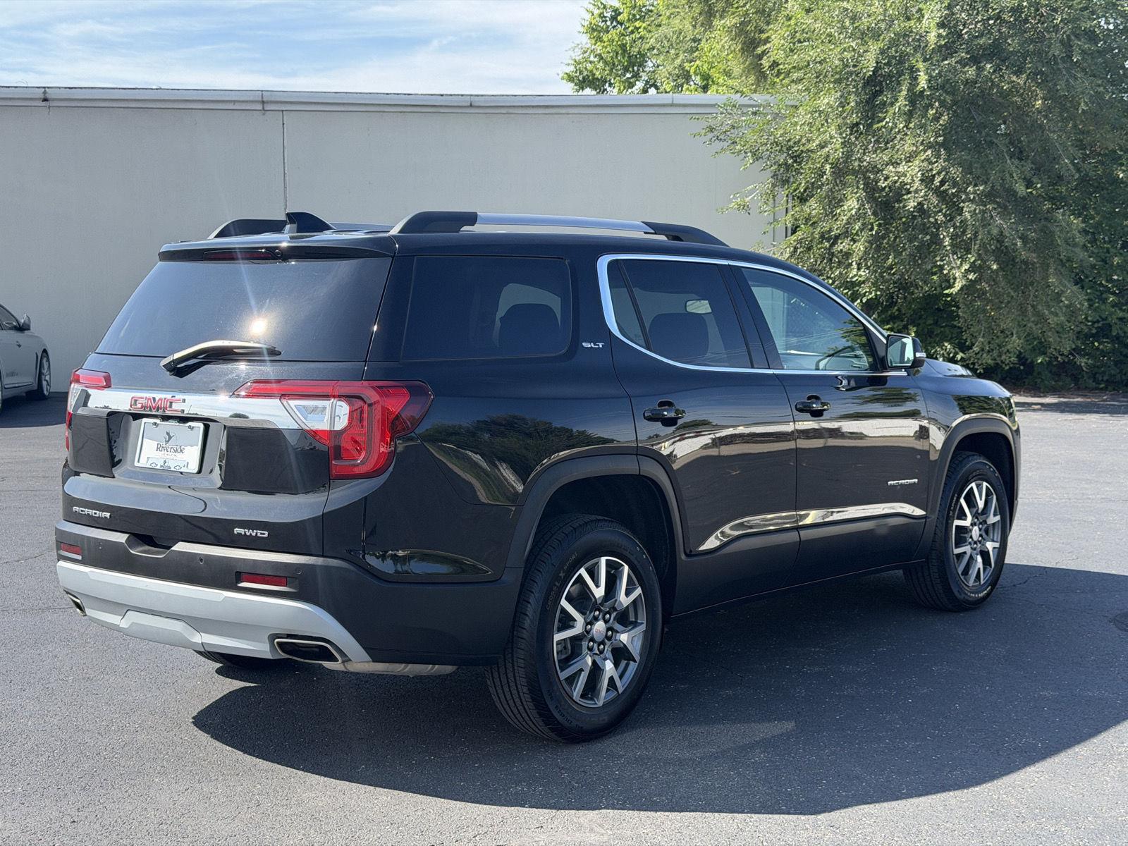 View vehicle photo 5