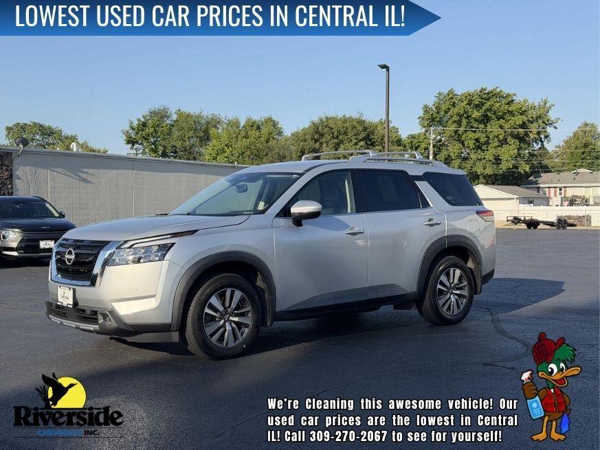 Brilliant Silver Metallic 2022 Nissan Pathfinder SUV / Crossover All-Wheel Drive Automatic