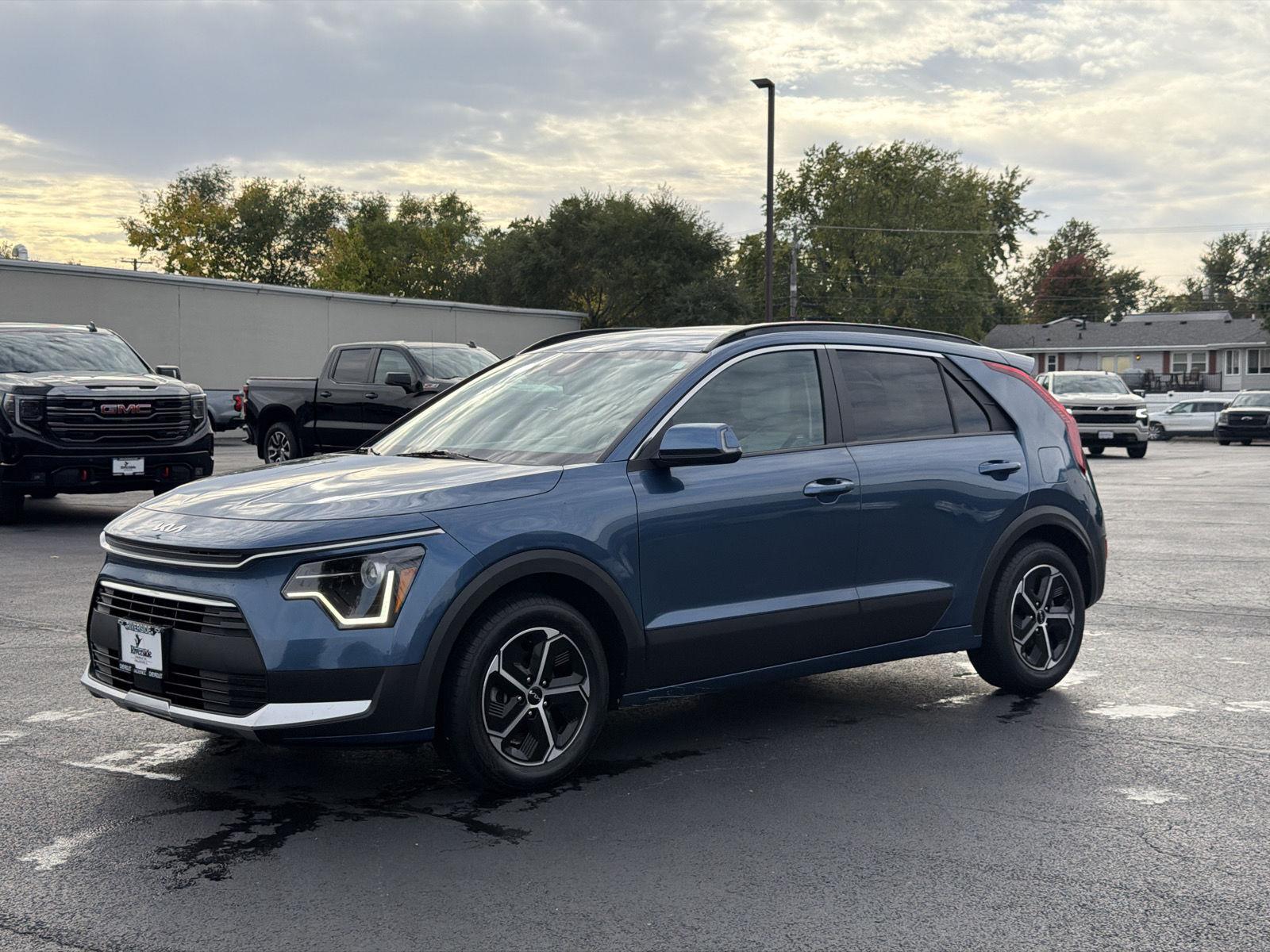 Mineral Blue 2024 Kia Niro SUV / Crossover Front-Wheel Drive Automatic