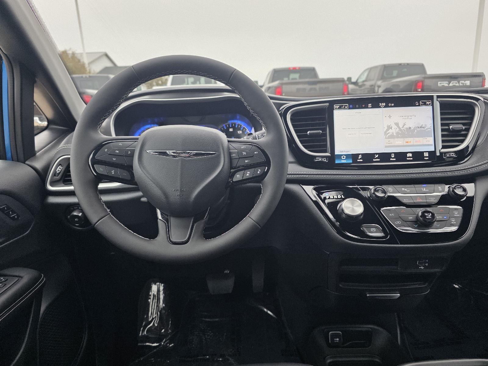 View vehicle photo 3