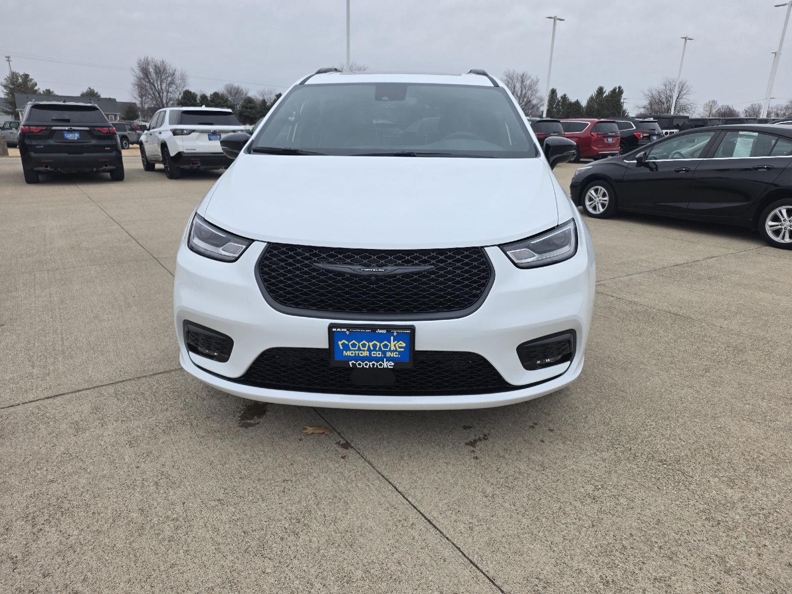 View vehicle photo 7