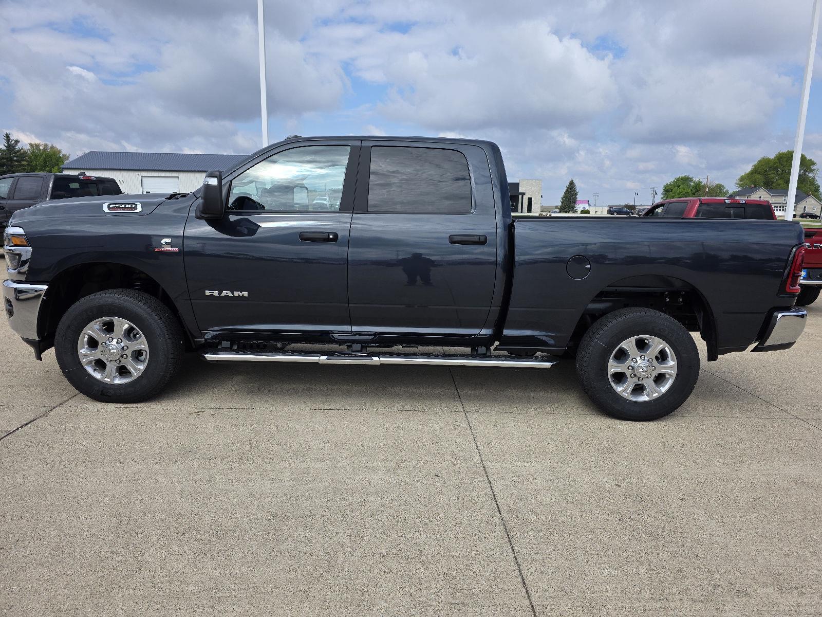 View vehicle photo 5