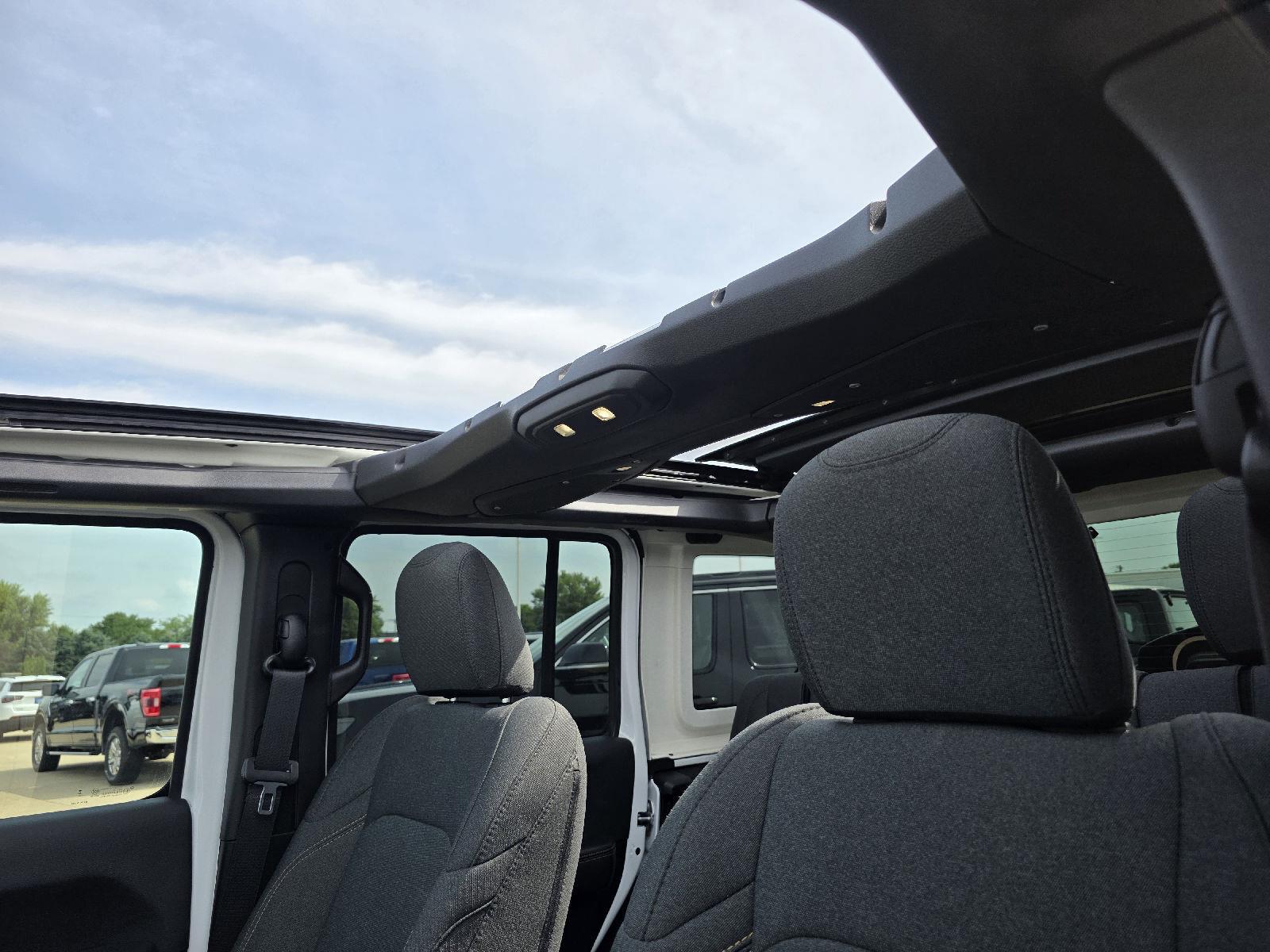 View vehicle photo 4