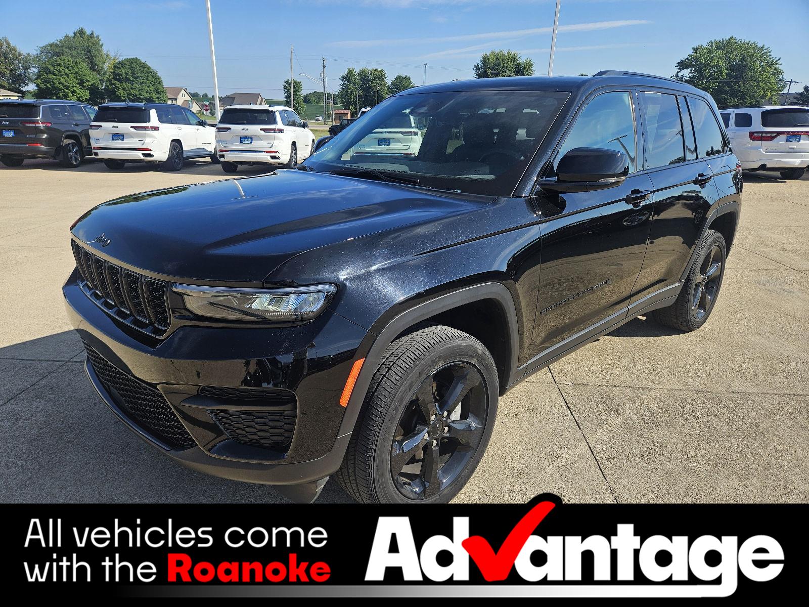 Diamond Black Crystal Pearlcoat 2025 Jeep Grand Cherokee SUV / Crossover Four-Wheel Drive 8-Speed Automatic