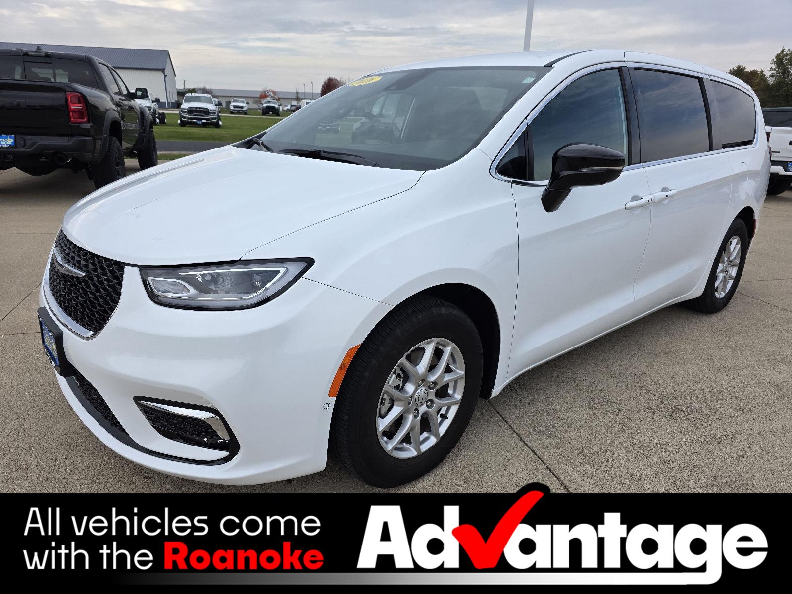  2026 Chrysler Pacifica Select FWD   