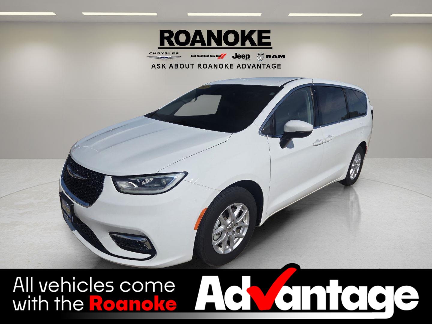 Bright White Clearcoat 2023 Chrysler Pacifica Minivan Front-Wheel Drive 9-Speed Automatic