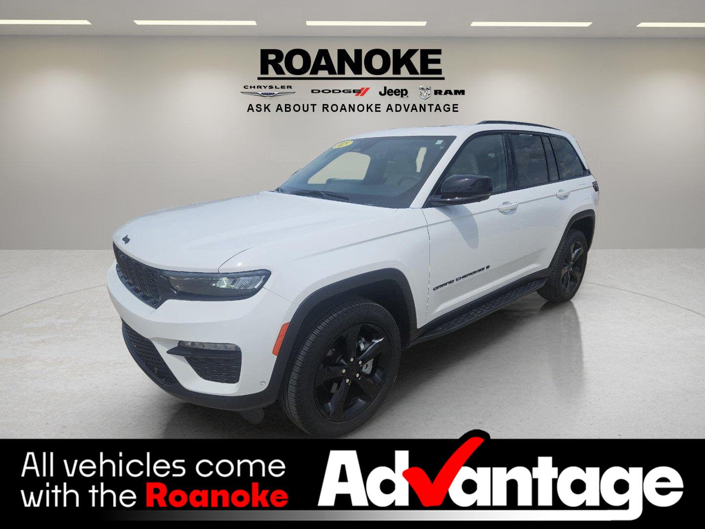 Bright White Clearcoat 2025 Jeep Grand Cherokee SUV / Crossover Four-Wheel Drive 8-Speed Automatic