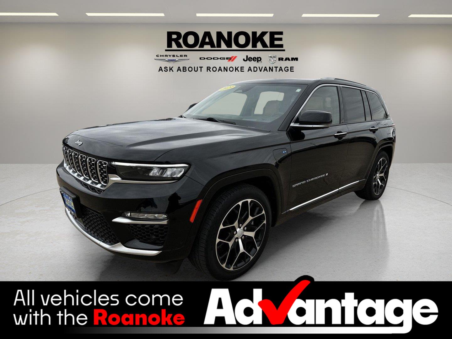 Diamond Black Crystal Pearlcoat 2023 Jeep Grand Cherokee 4xe SUV / Crossover Four-Wheel Drive 8-Speed Automatic