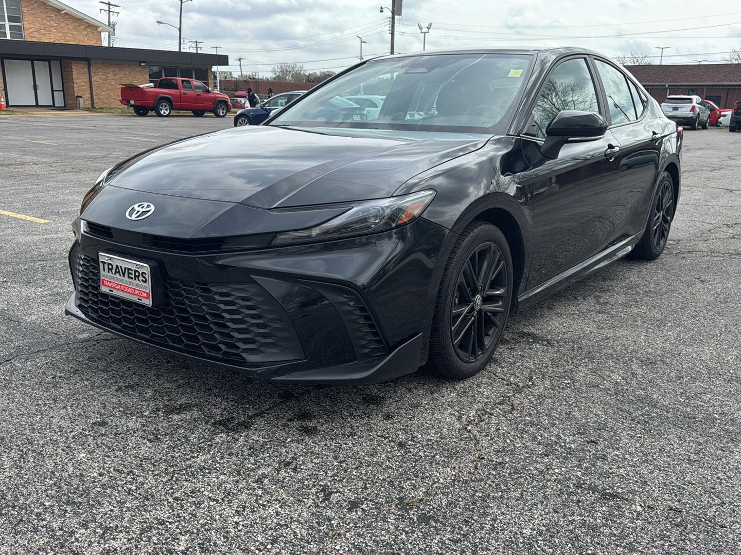 Black 2025 Toyota Camry SE FWD Sedan Front-Wheel Drive Continuously Variable Transmission