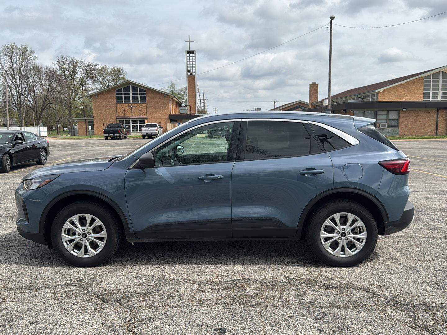 View vehicle photo 2