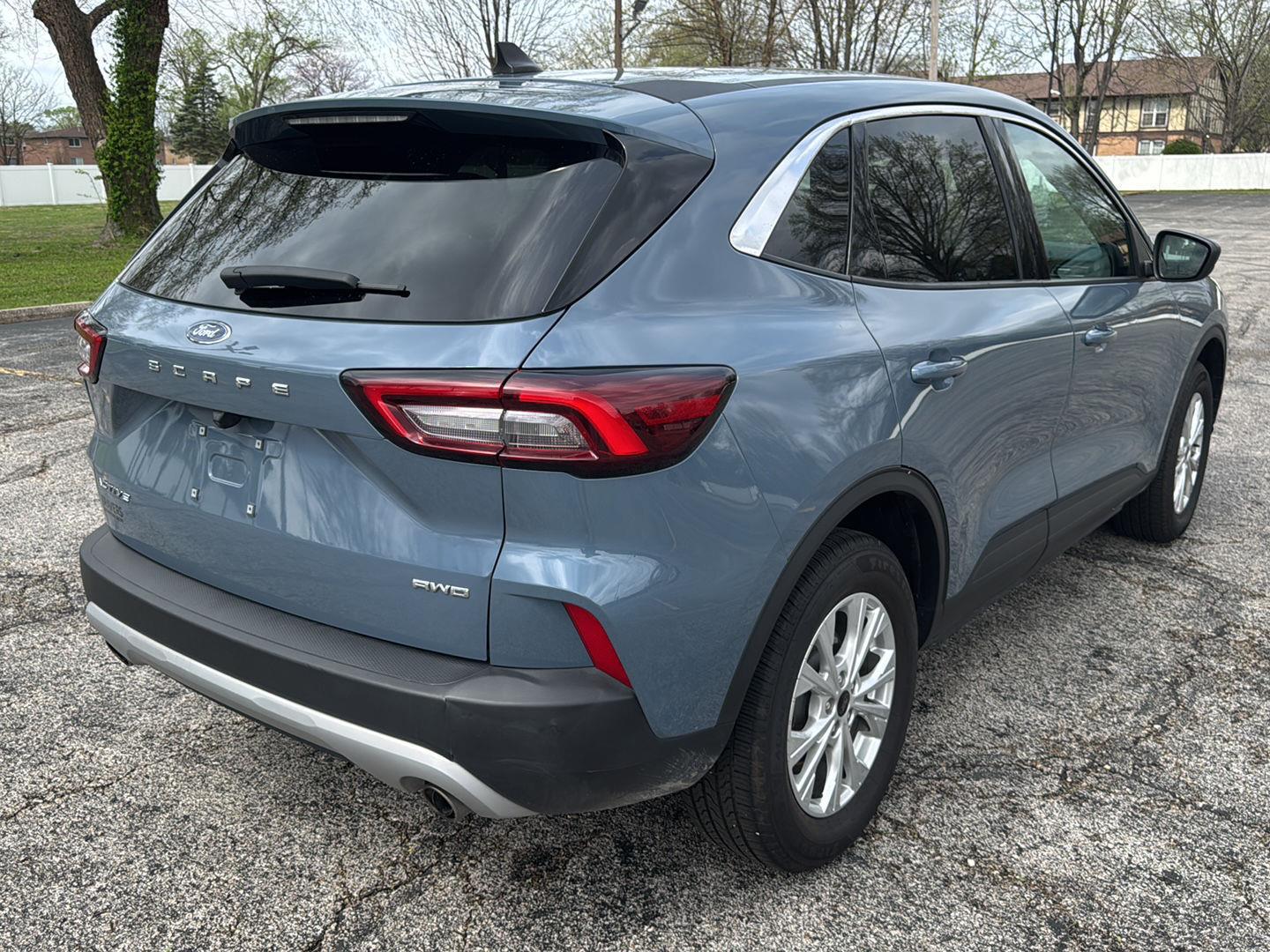 View vehicle photo 5