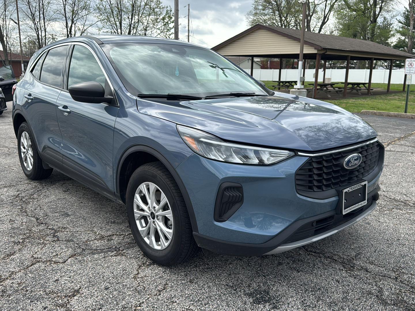 View vehicle photo 7