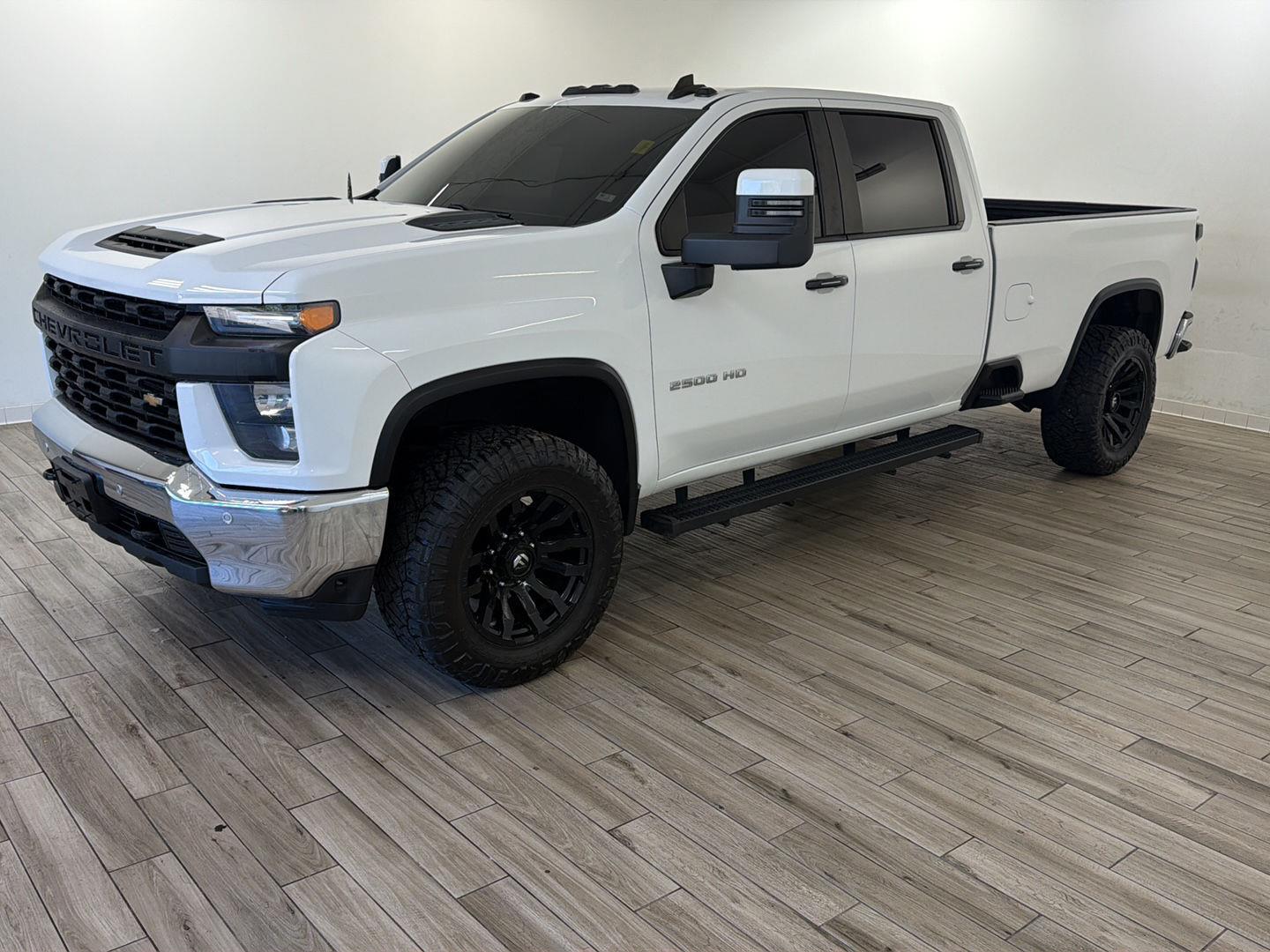 Summit White 2021 Chevrolet Silverado 2500HD Pickup Truck Four-Wheel Drive 6-Speed Automatic
