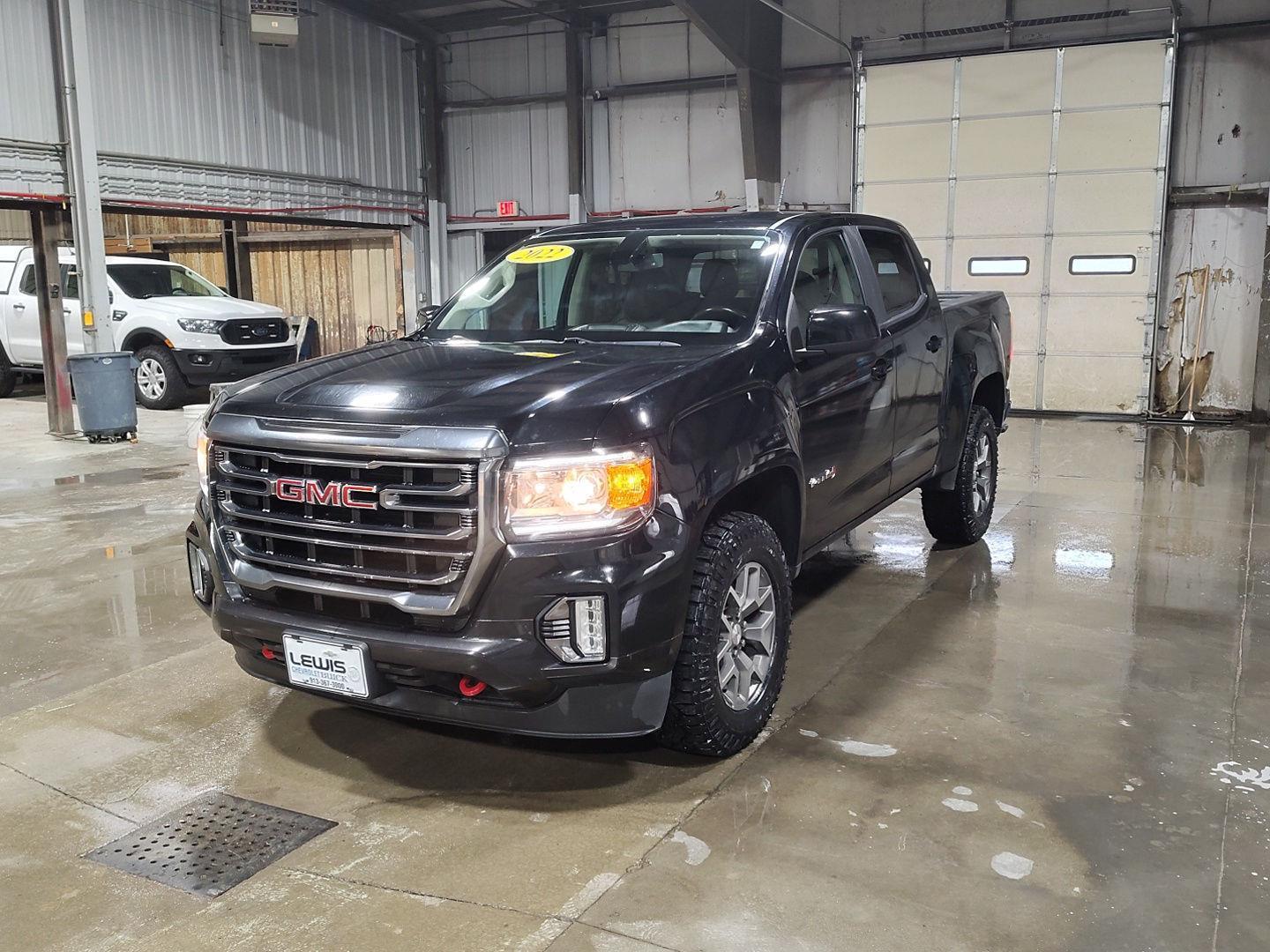 2022 GMC Canyon AT4 Crew Cab 4WD with Cloth