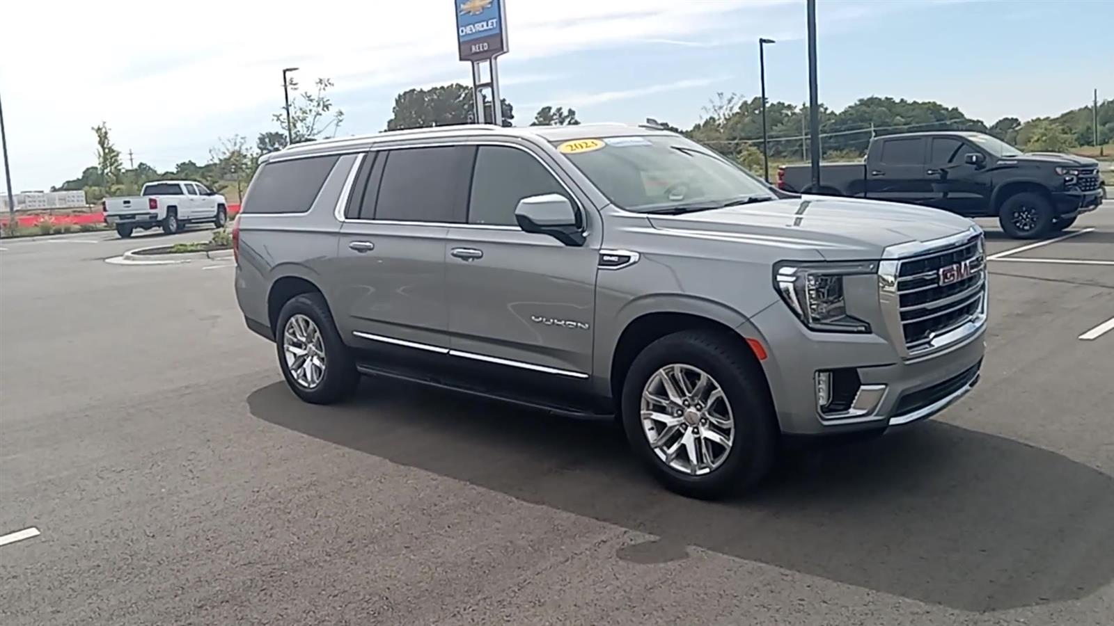 2023 GMC Yukon XL SLT 2