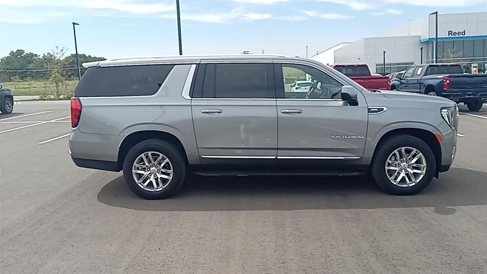 2023 GMC Yukon XL SLT 9