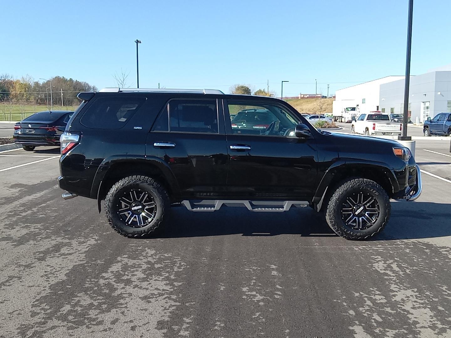 2018 Toyota 4Runner SR5 Premium 19