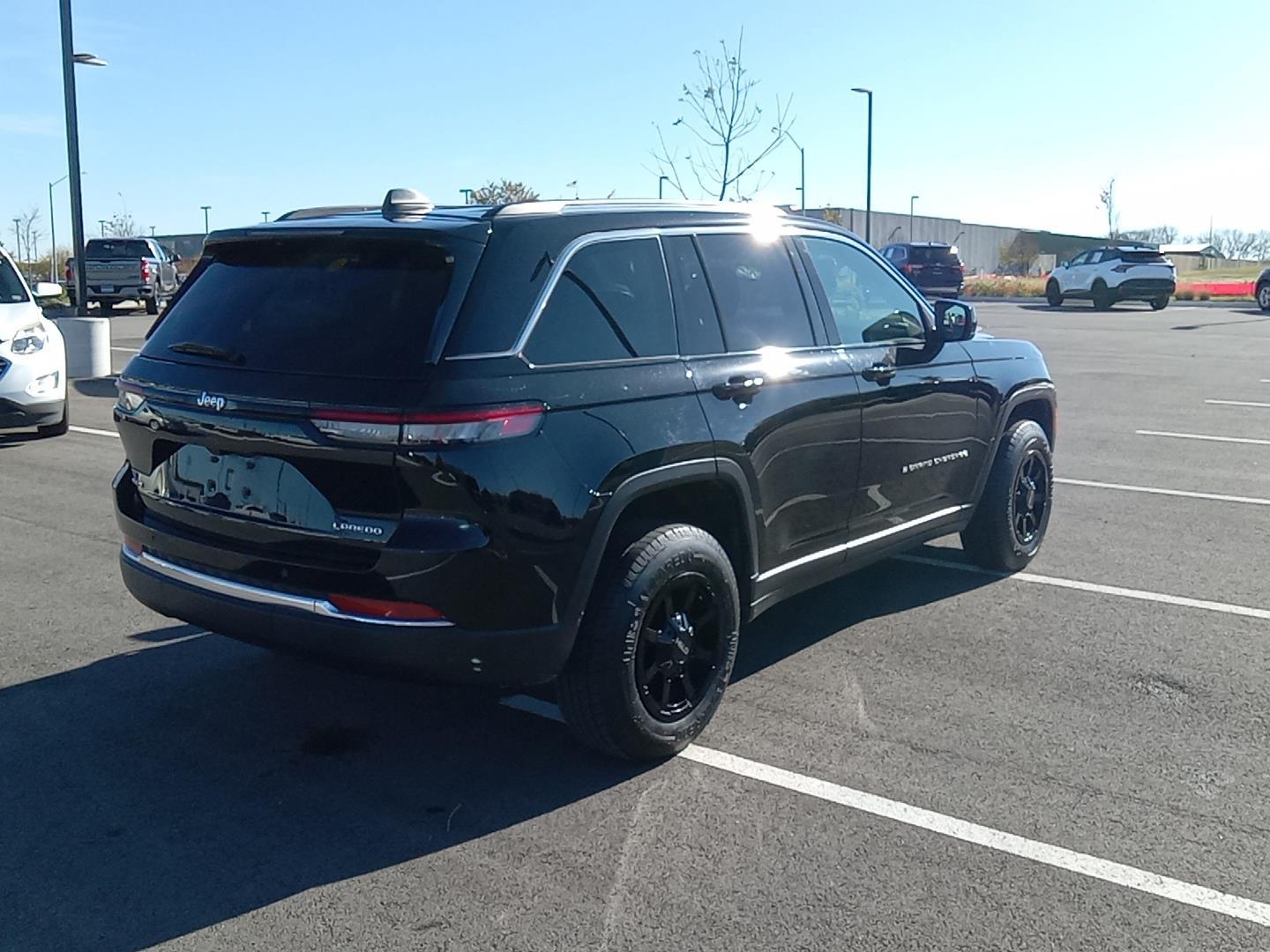 2023 Jeep Grand Cherokee Laredo 22