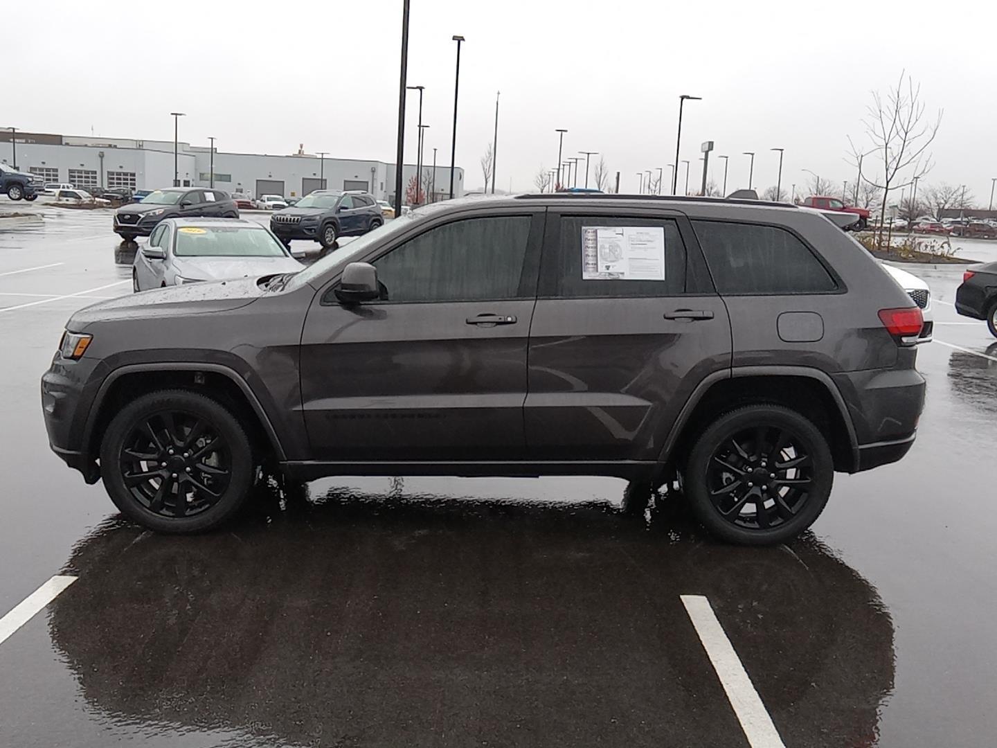 2021 Jeep Grand Cherokee Laredo X 2