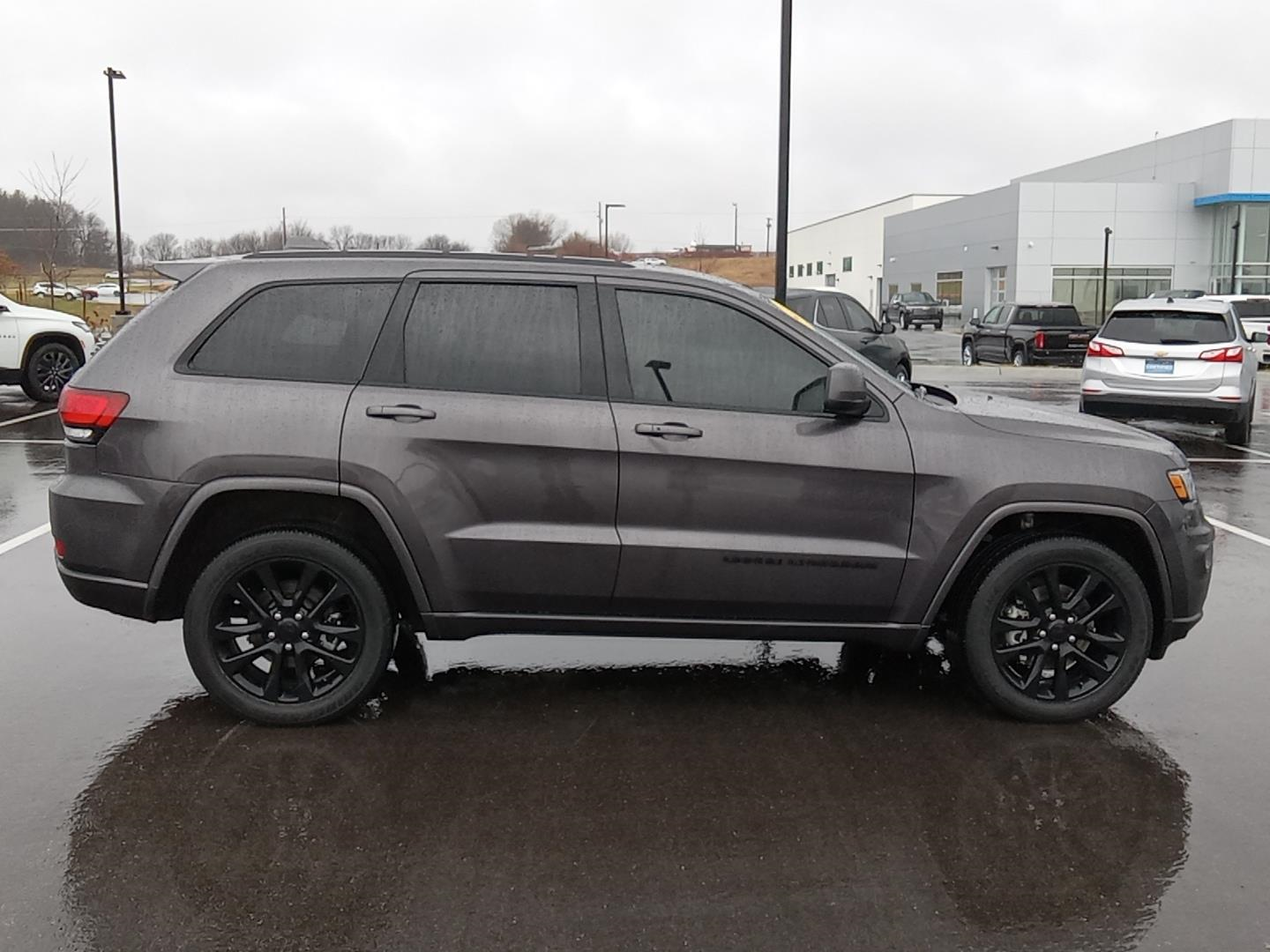 2021 Jeep Grand Cherokee Laredo X 3