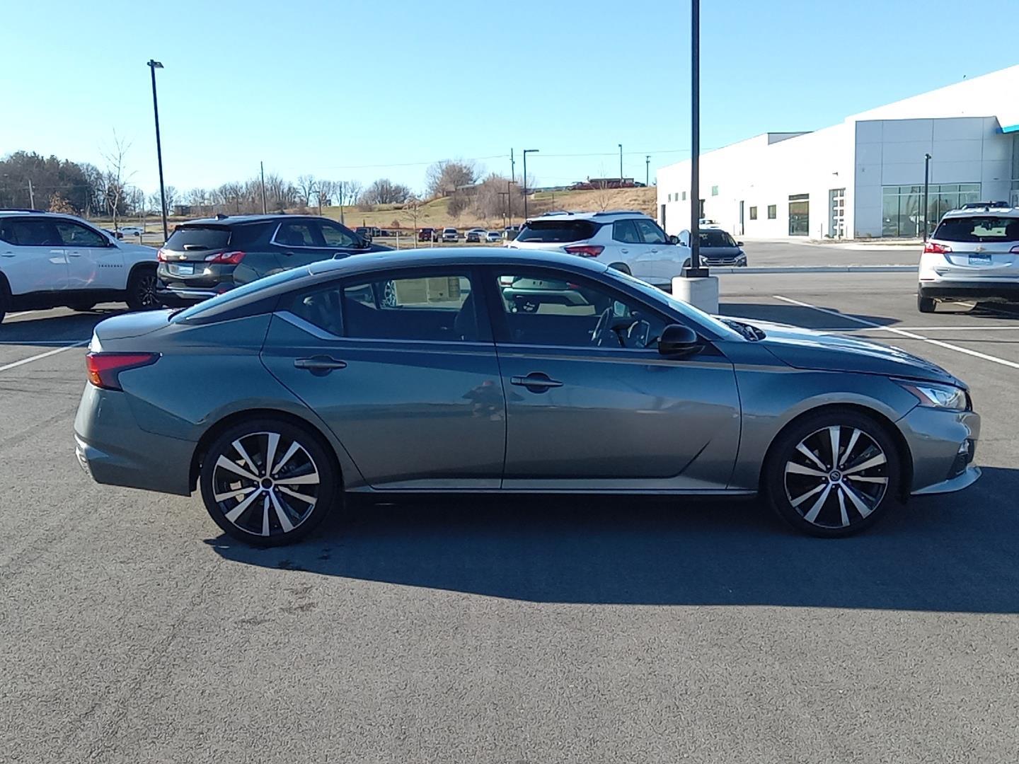 2020 Nissan Altima 2.5 SR 3