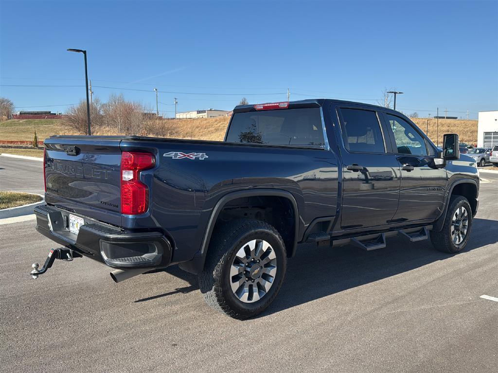 2022 Chevrolet Silverado 2500HD Custom 2