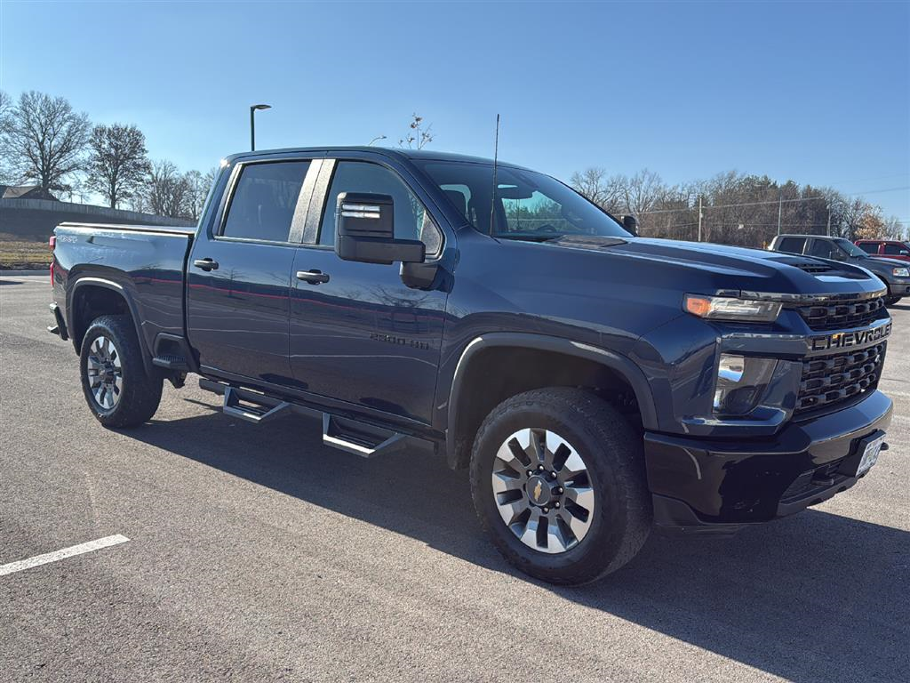 2022 Chevrolet Silverado 2500HD Custom 3