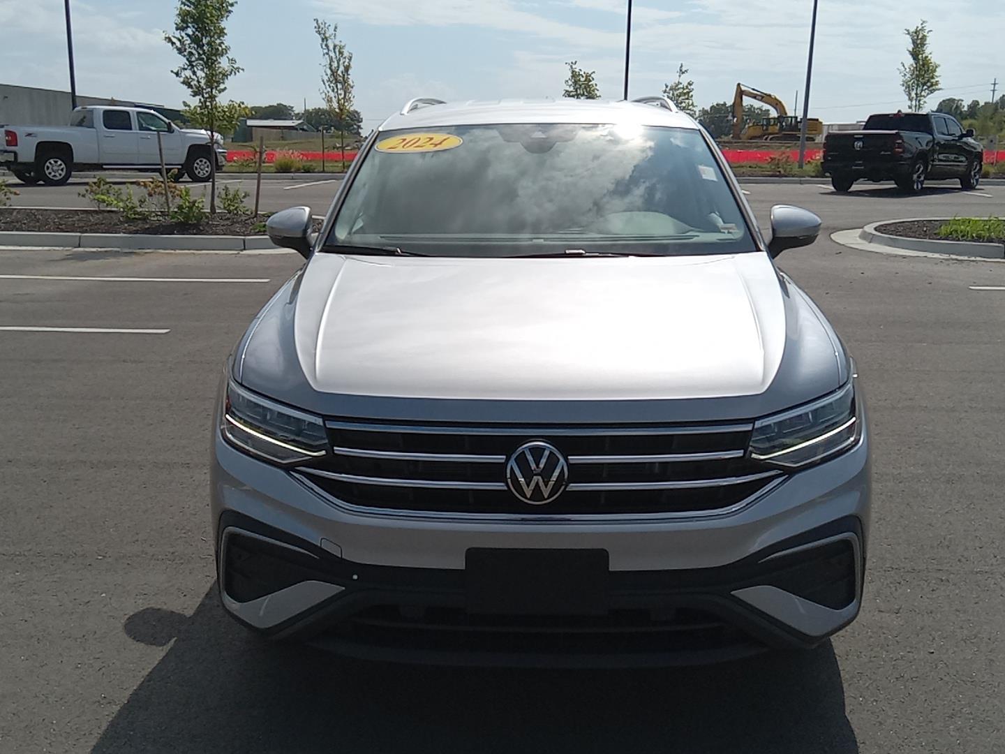 2024 Volkswagen Tiguan SE 9