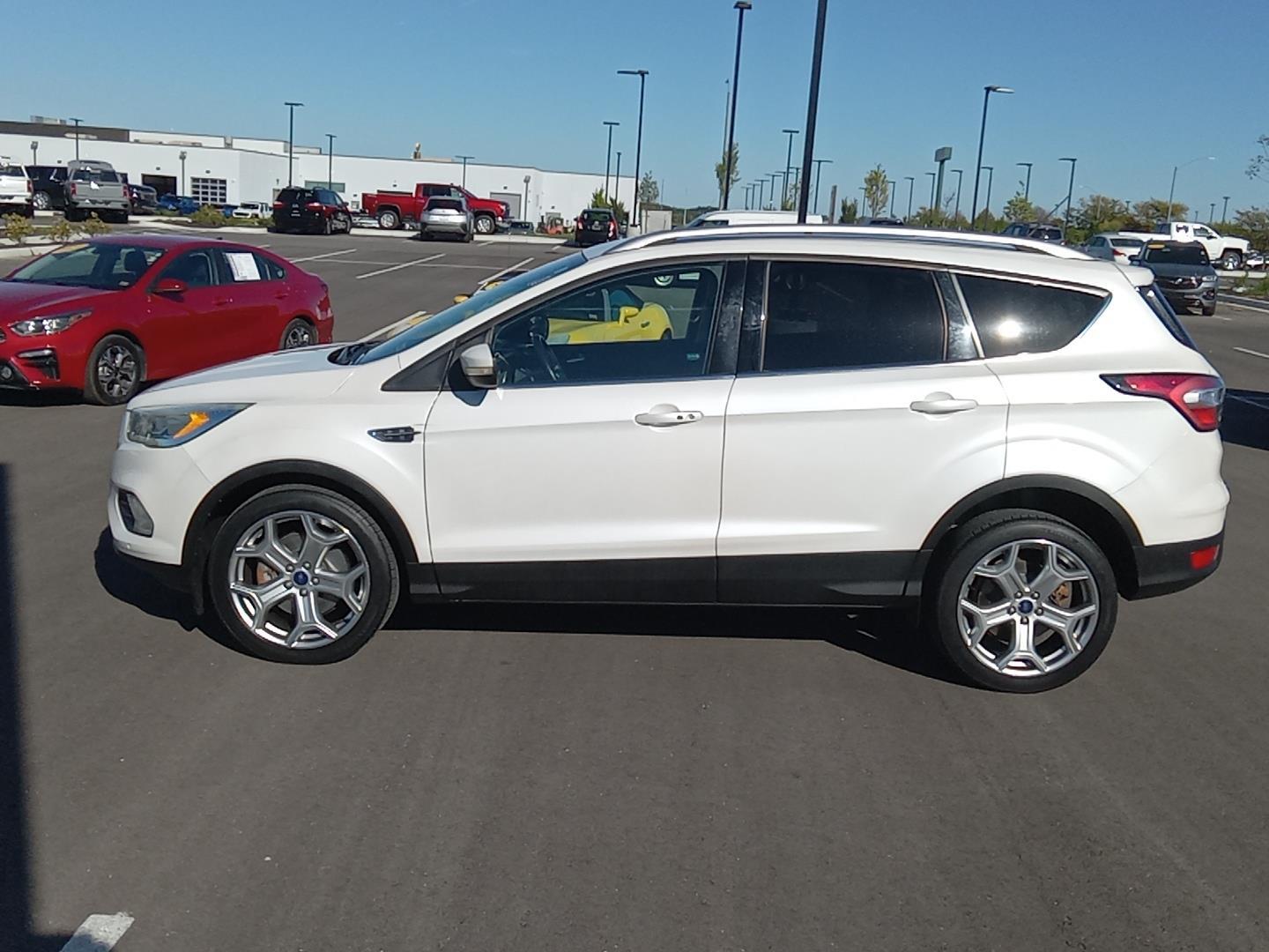 2017 Ford Escape Titanium 18