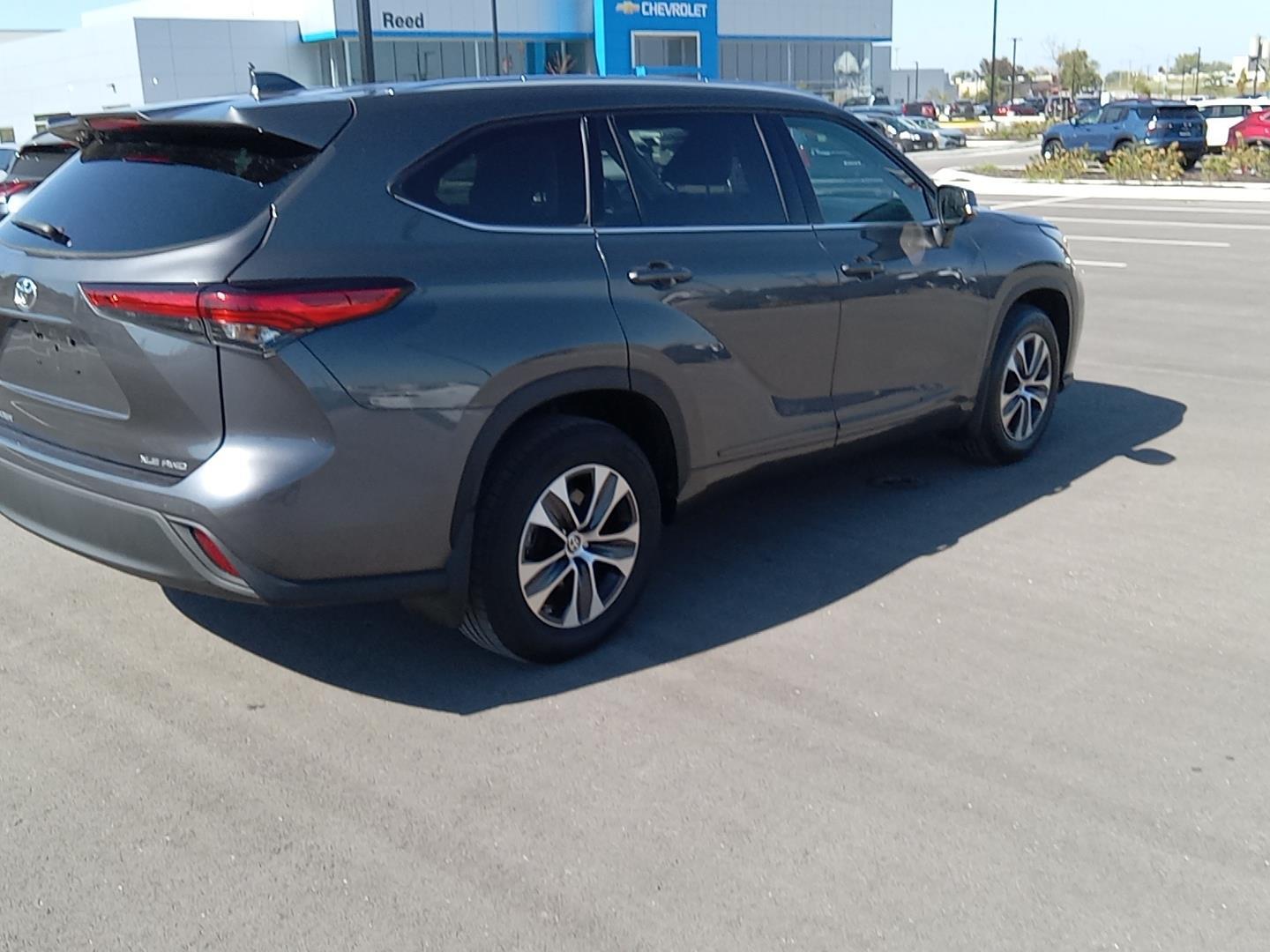 2021 Toyota Highlander XLE 21