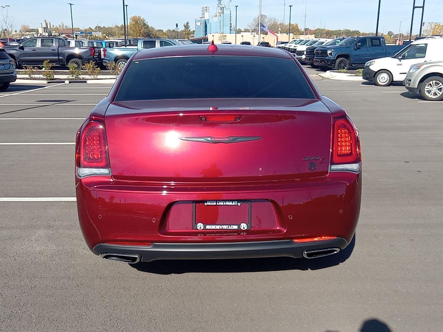 2022 Chrysler 300 300S 23