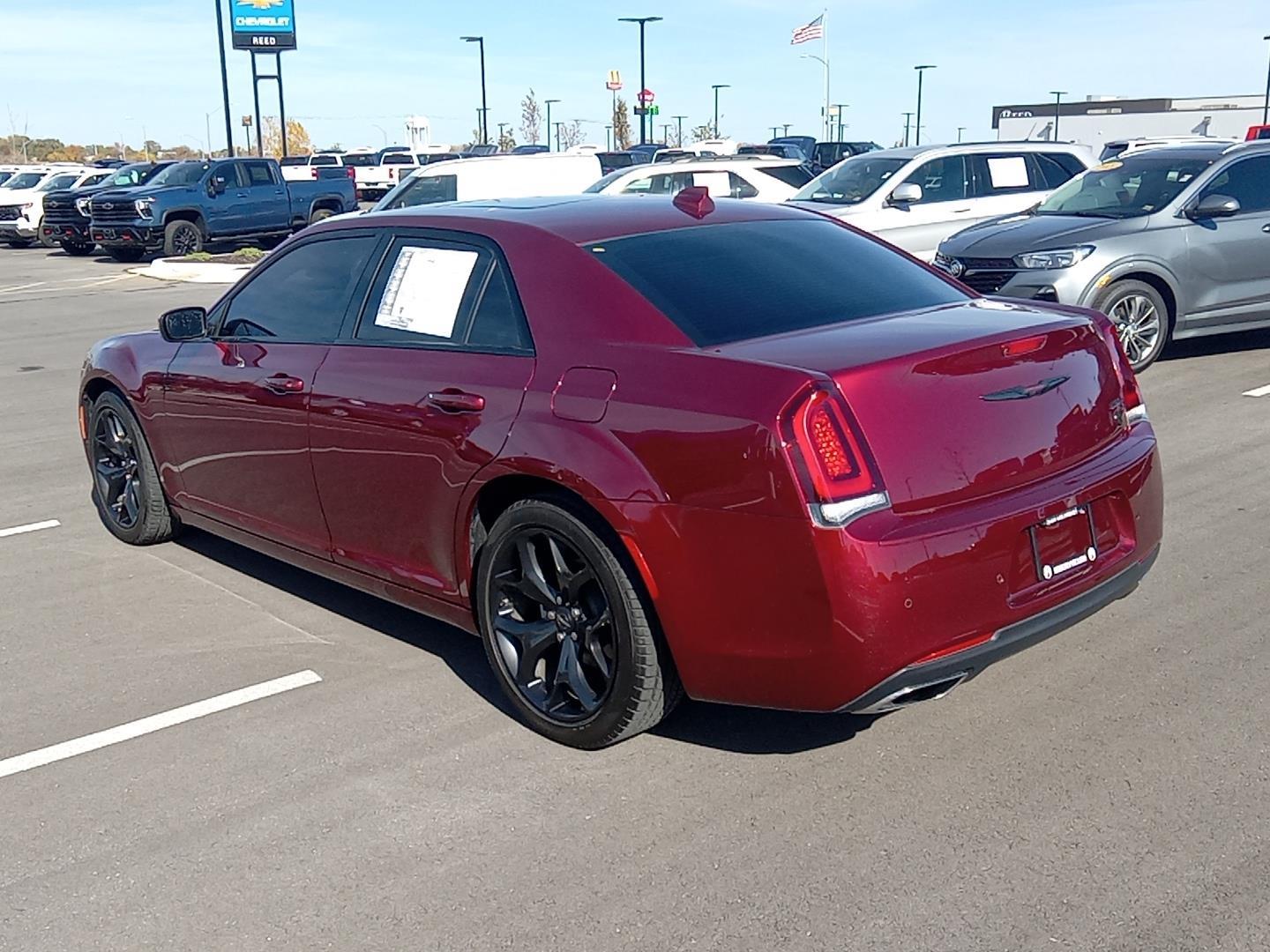 2022 Chrysler 300 300S 7