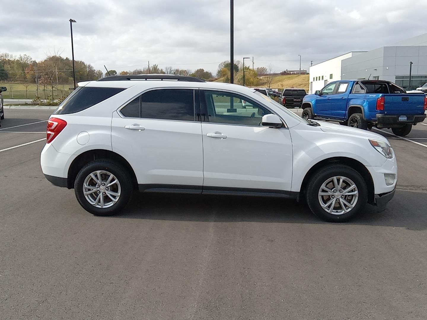 2017 Chevrolet Equinox LT 21