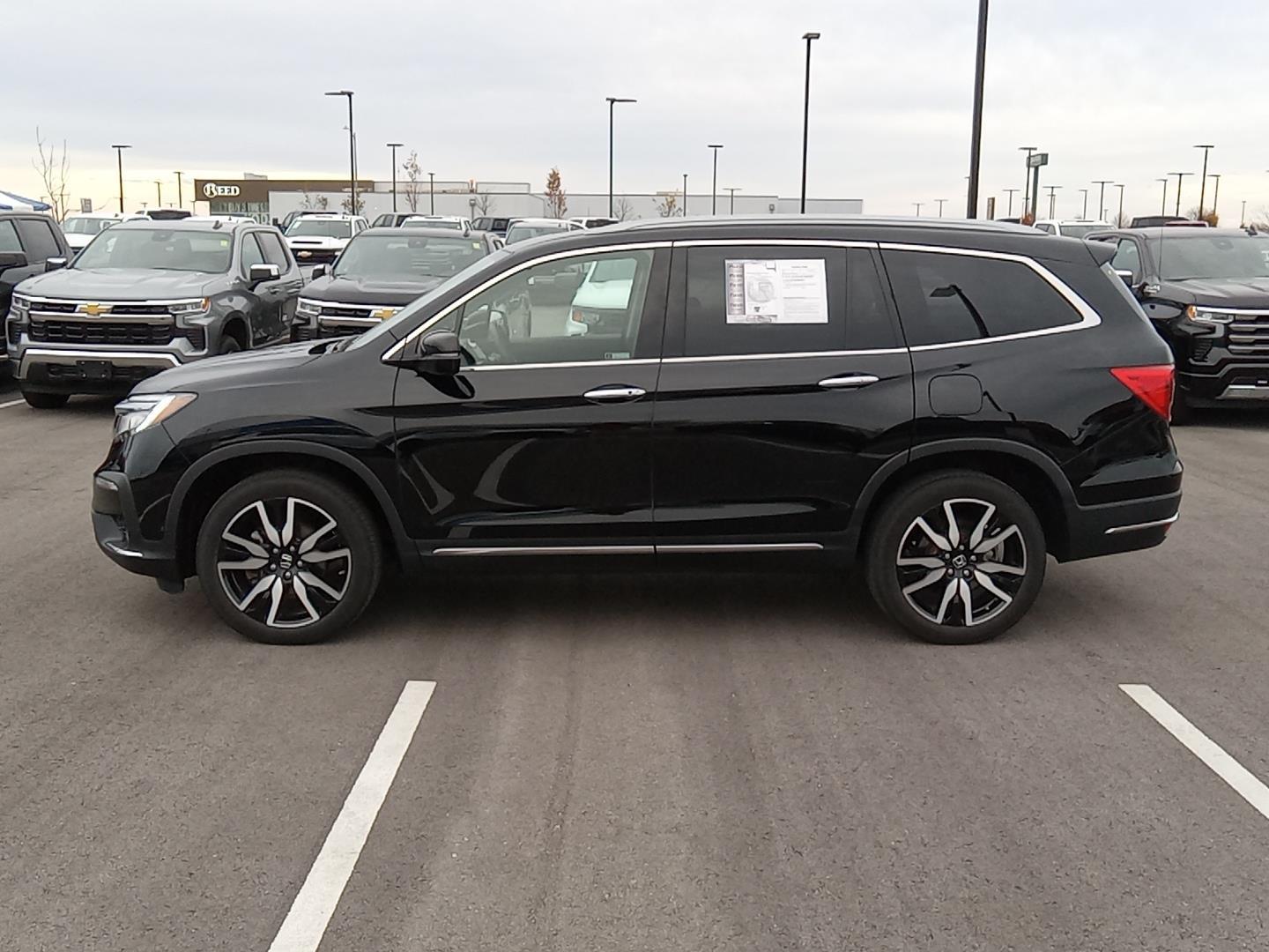 2022 Honda Pilot Touring 7-Passenger 17