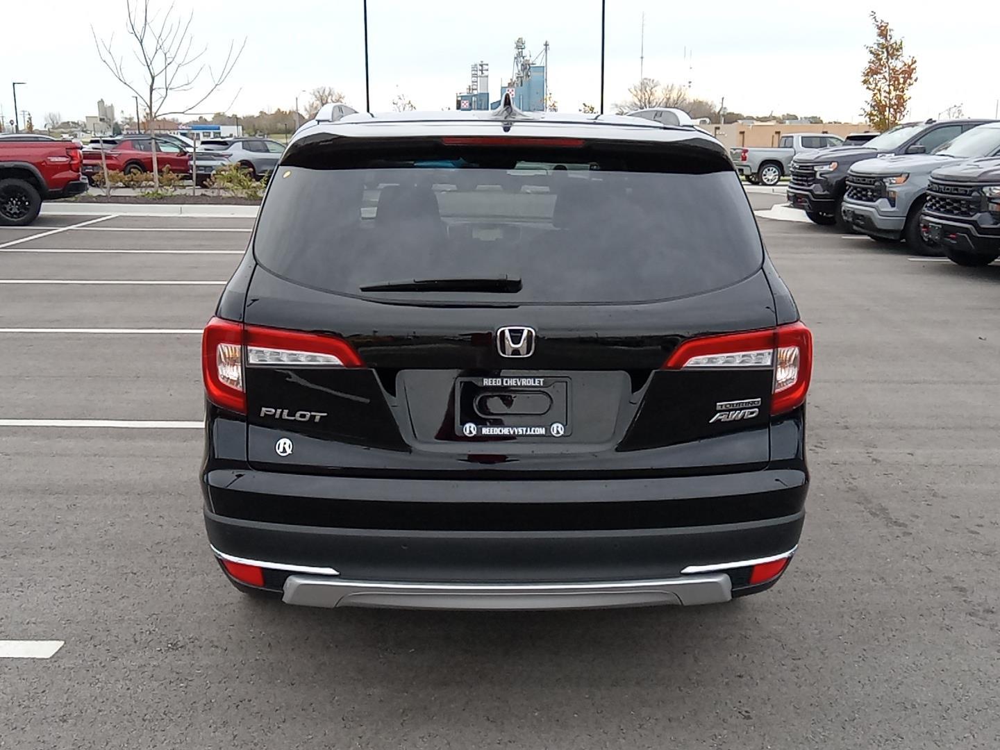 2022 Honda Pilot Touring 7-Passenger 20