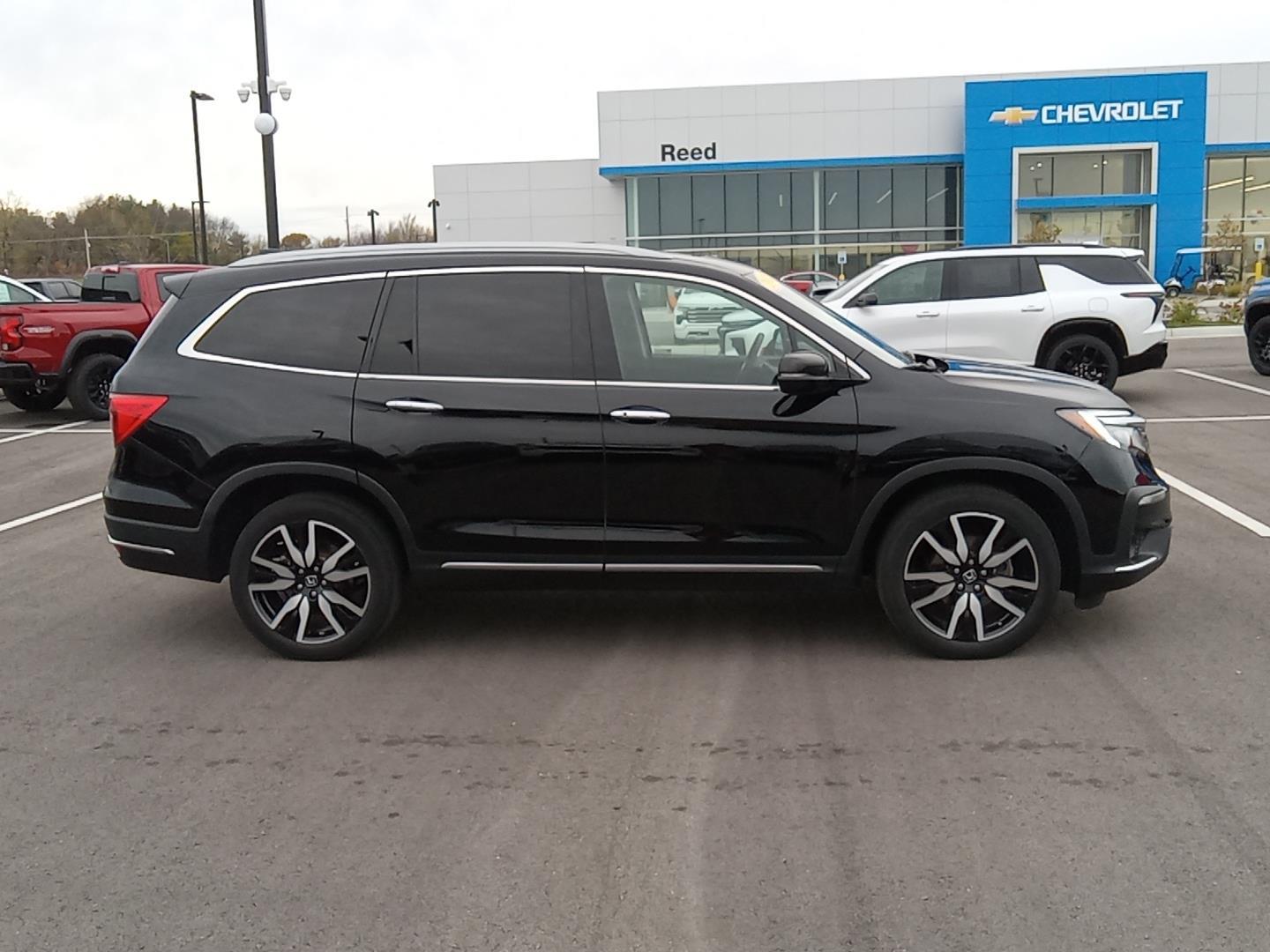 2022 Honda Pilot Touring 7-Passenger 22