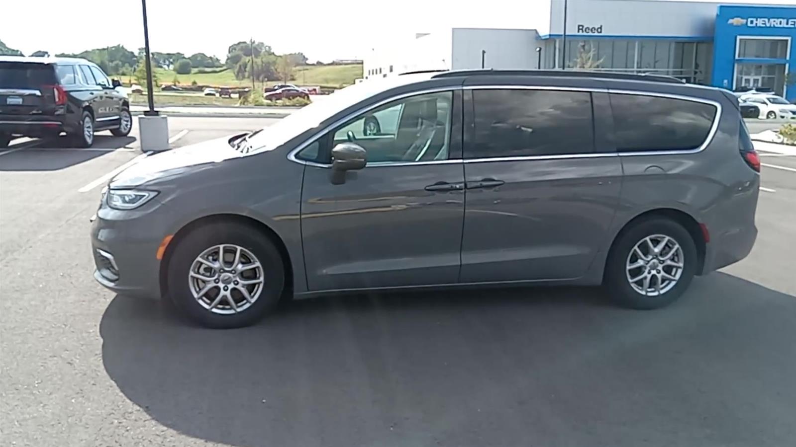 2022 Chrysler Pacifica Touring L 5