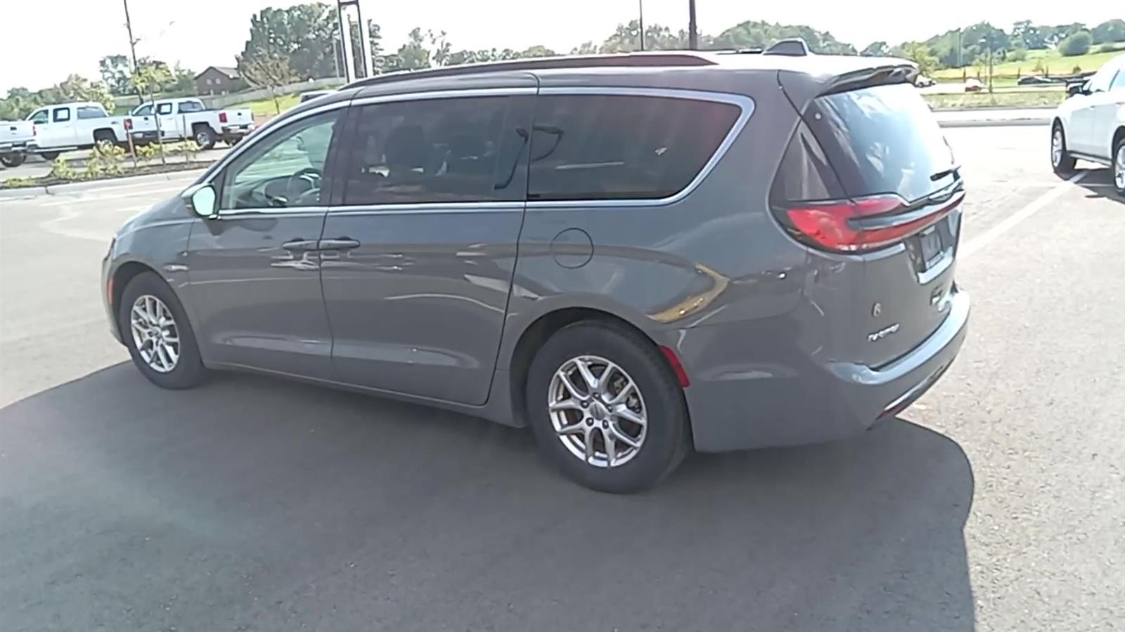 2022 Chrysler Pacifica Touring L 6