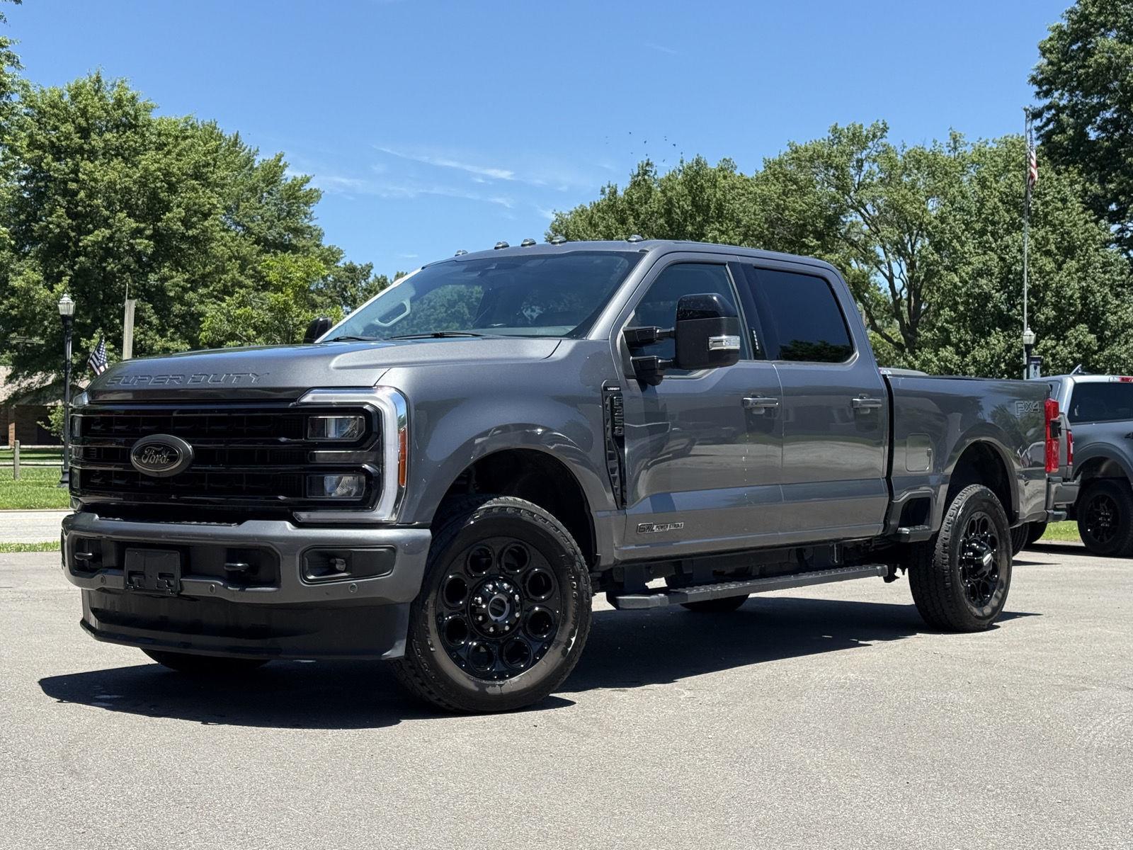 2023 Ford F-350 Super Duty Lariat Crew Cab 4WD