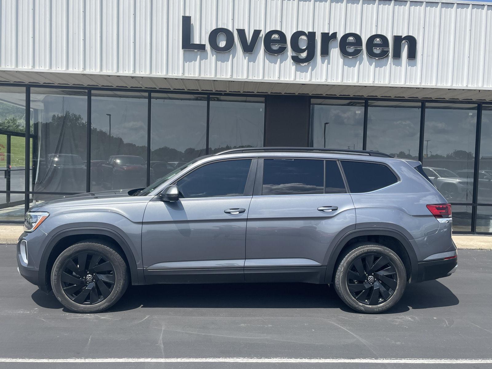  2024 Volkswagen Atlas SE 4Motion with Technology   