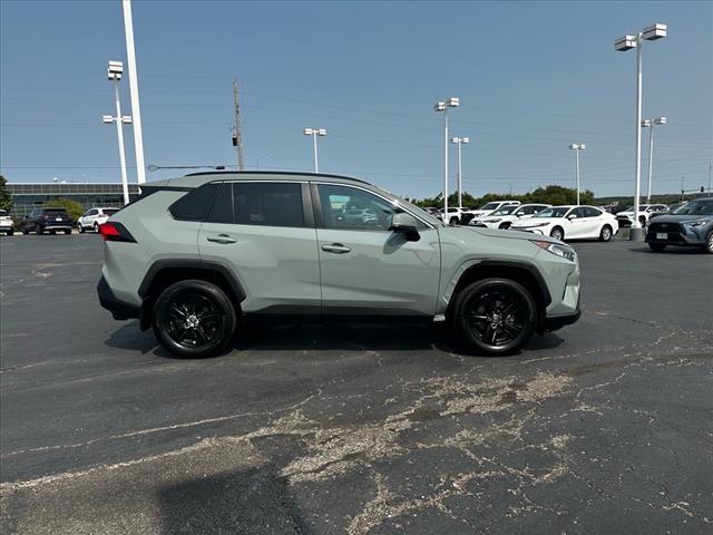 2021 Toyota RAV4 XLE 2