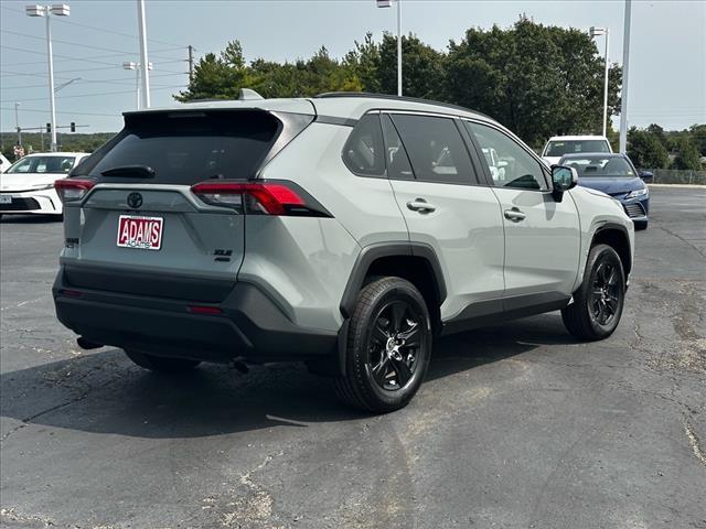 2021 Toyota RAV4 XLE 3