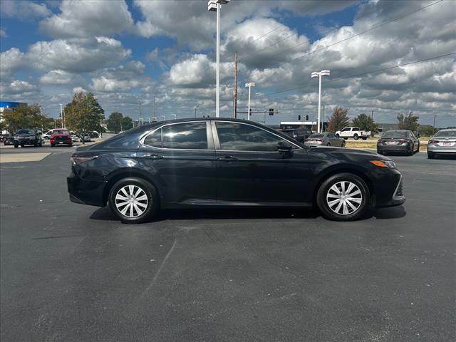 2022 Toyota Camry Hybrid LE 2