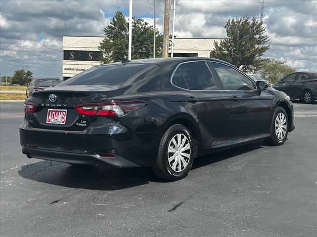 2022 Toyota Camry Hybrid LE 3