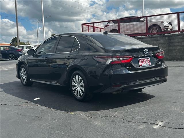 2022 Toyota Camry Hybrid LE 5