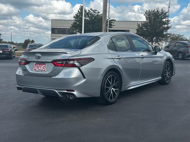 2023 Toyota Camry SE 3