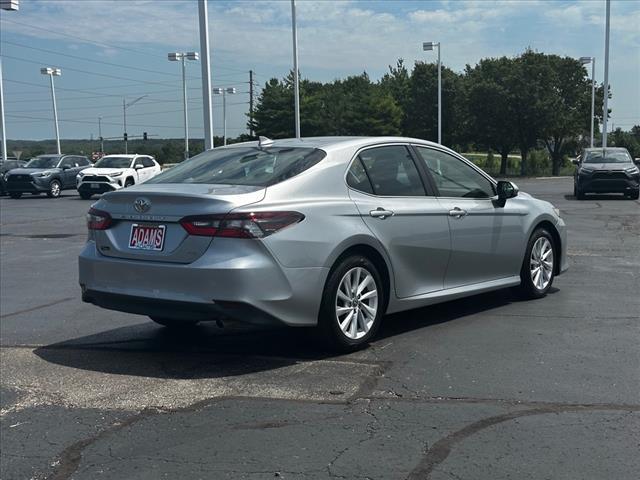 2021 Toyota Camry LE 3