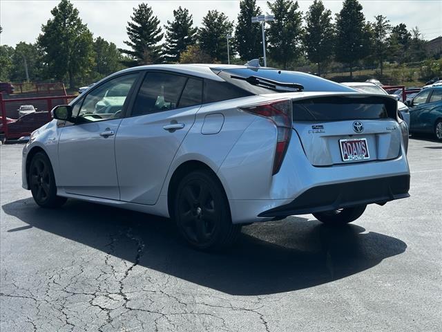 2016 Toyota Prius Three Touring 5