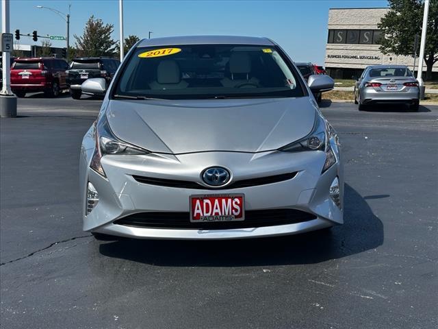 2016 Toyota Prius Three Touring 8